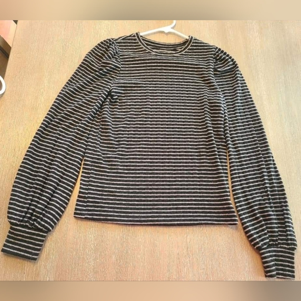 Women's size Small, SO brand, New without tags